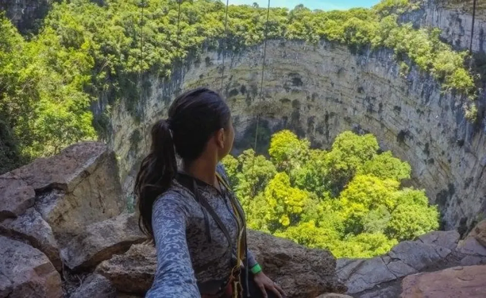 Sima de las Cotorras y Cascada el Aguacero